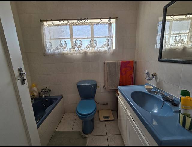 3 BEDROOM FREEHOLD FOR SALE IN REWLATCH